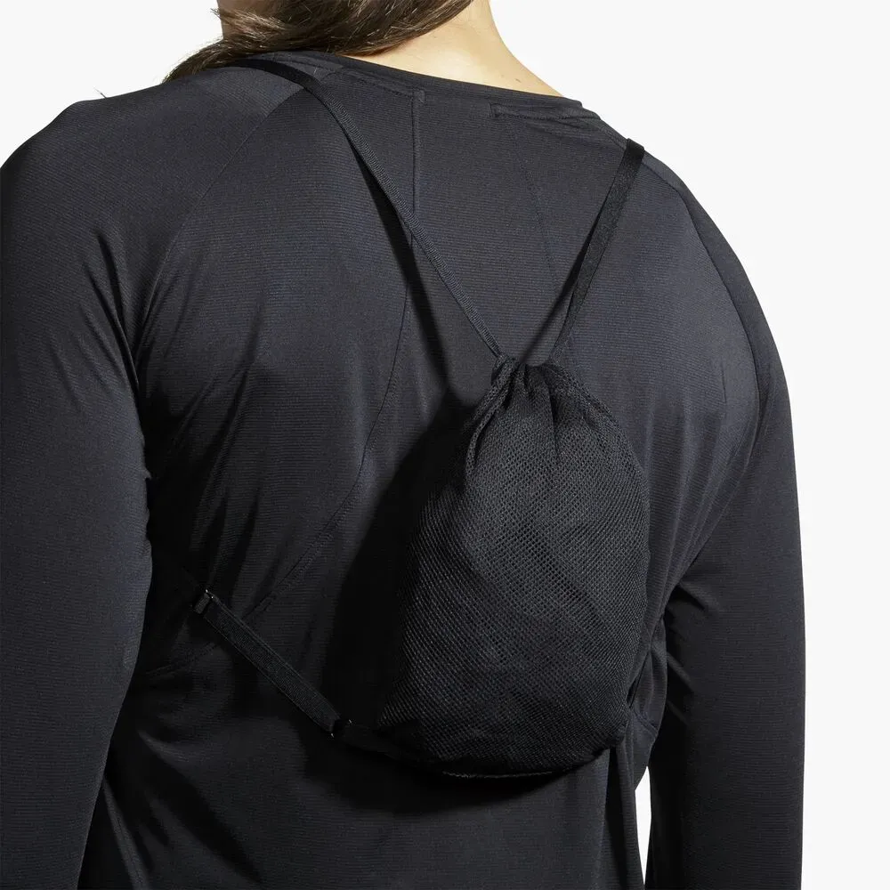 221521-001-d6-canopy-jacket-womens-running-jacket.webp