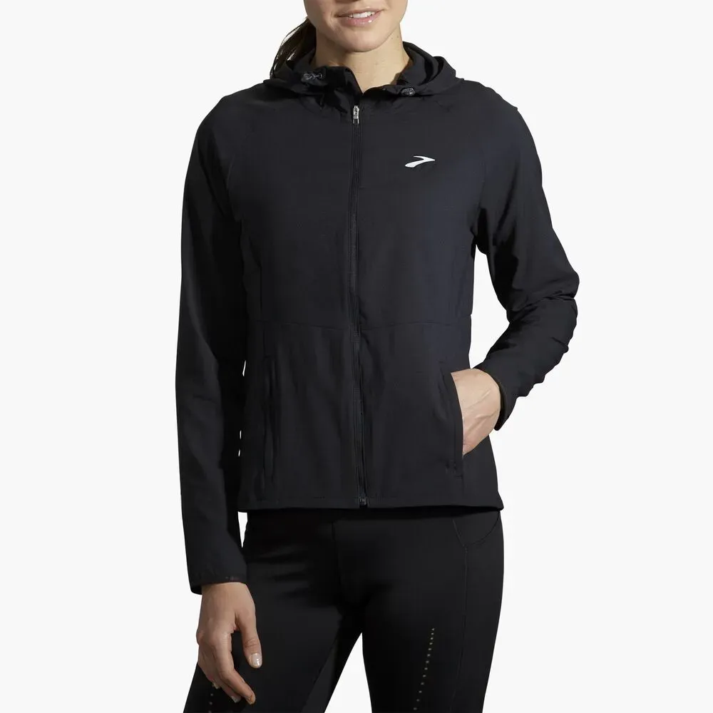 221521-001-ma-canopy-jacket-womens-running-jacket.webp