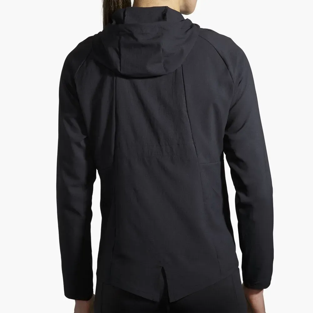 221521-001-mb-canopy-jacket-womens-running-jacket.webp