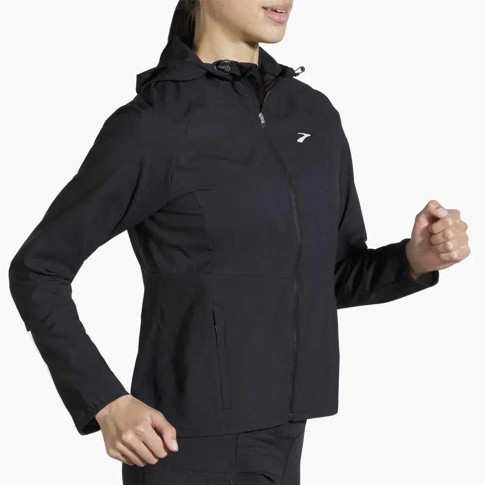 221521-001-mv-canopy-jacket-womens-running-jacket.webp